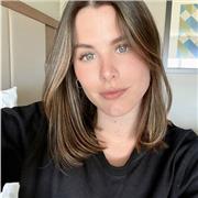 Profesora de italiano, enfocada en fluidez y conversación.